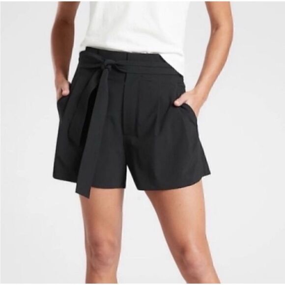 Athleta Women’s Skyline Shorts Arbor Olive Size 10T - Picture 2 of 8